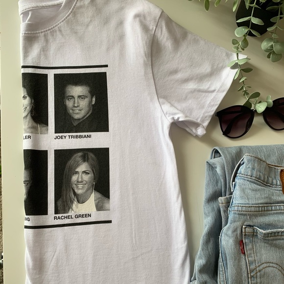 FRIENDS collectors item. Brand new, untouched. Tags attached. - Picture 4 of 4